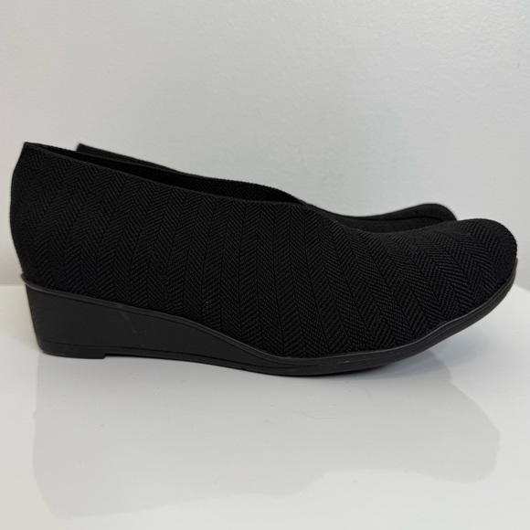Charleston Shoe Co. Black Herringbone The Cape Low Heel Wedge Shoe Women Size 8 - Picture 1 of 11